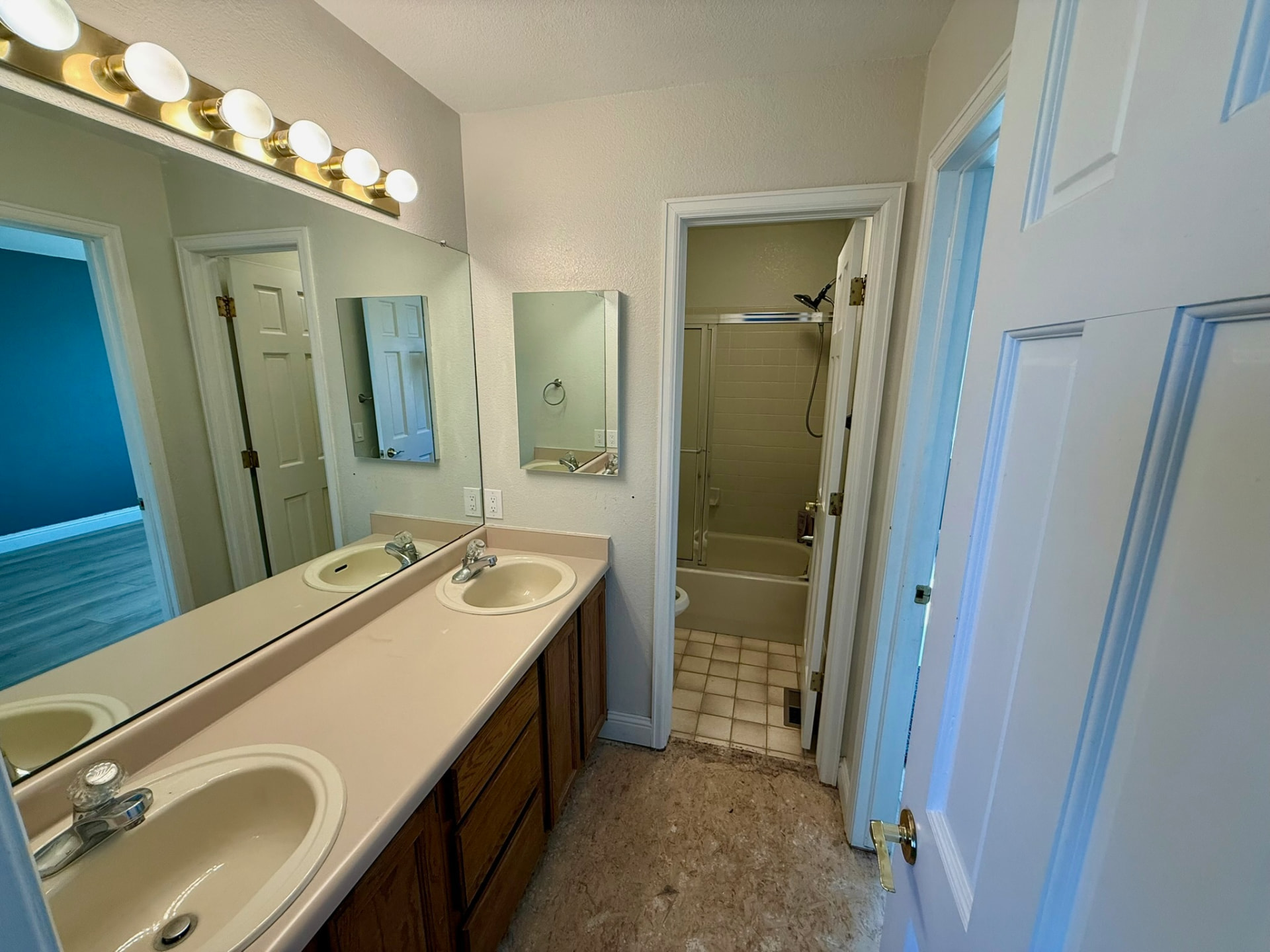 Dated bathroom before Sinkovec Remodeling remodel